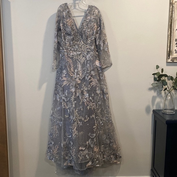 Mac Duggal Long Sleeve Beaded Appliqué Gown [Size: 16] Style #20214 - Picture 2 of 16